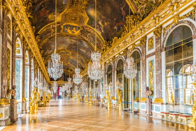 Discover the Magnificent Historical Palaces Owned by Royalty Throughout History